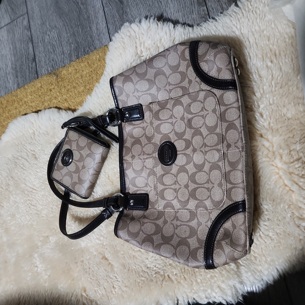 COACH Heritage Signature Shopper F18923 Khaki Mahogan